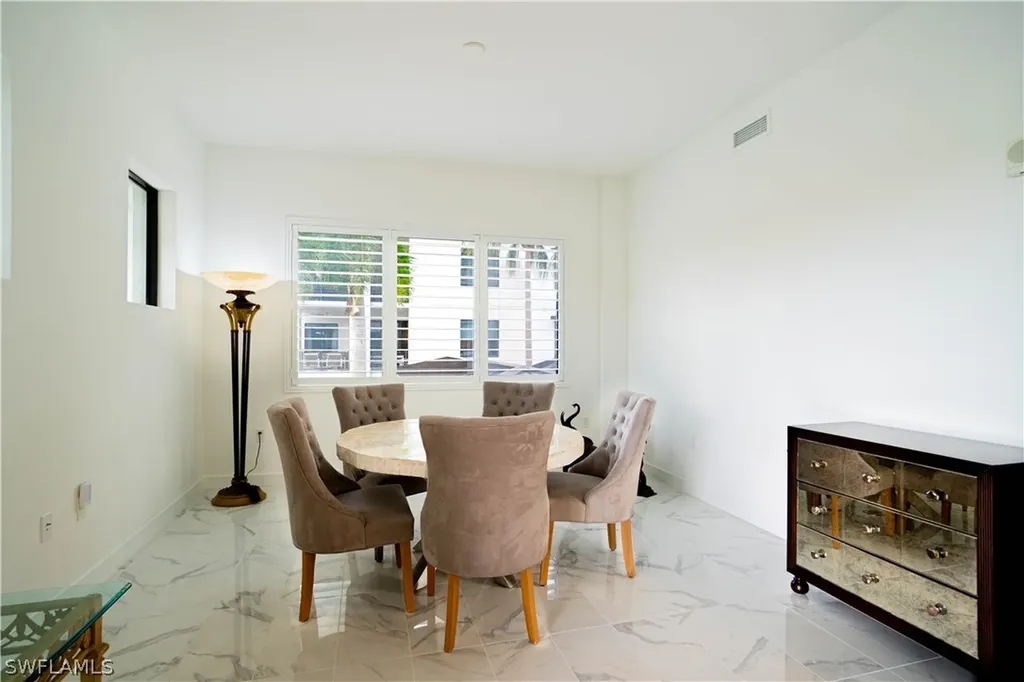 1125 Central Avenue Naples FL 34102