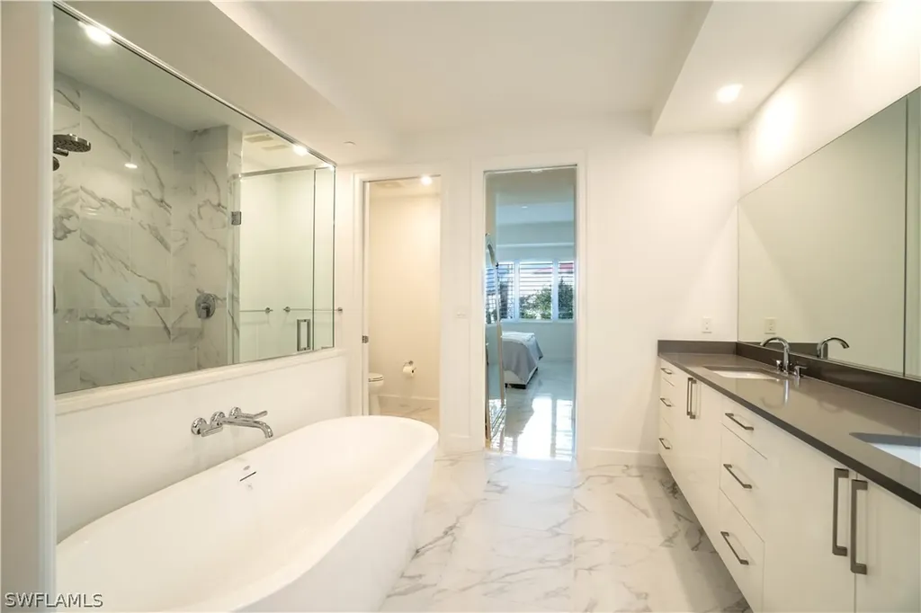 1125 Central Avenue Naples FL 34102