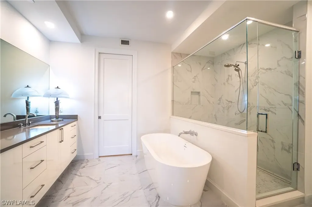 1125 Central Avenue Naples FL 34102