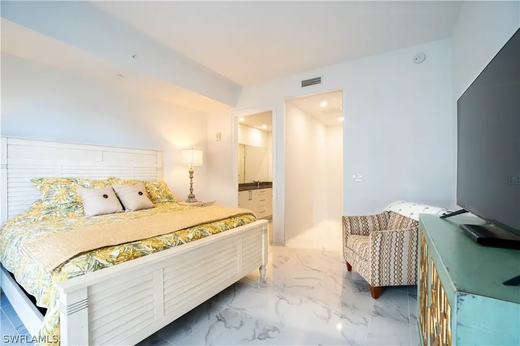 1125 Central Avenue Naples FL 34102