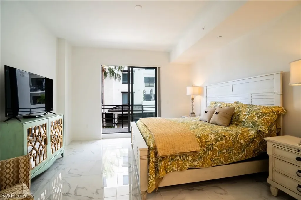 1125 Central Avenue Naples FL 34102