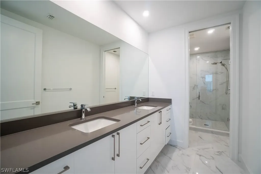 1125 Central Avenue Naples FL 34102