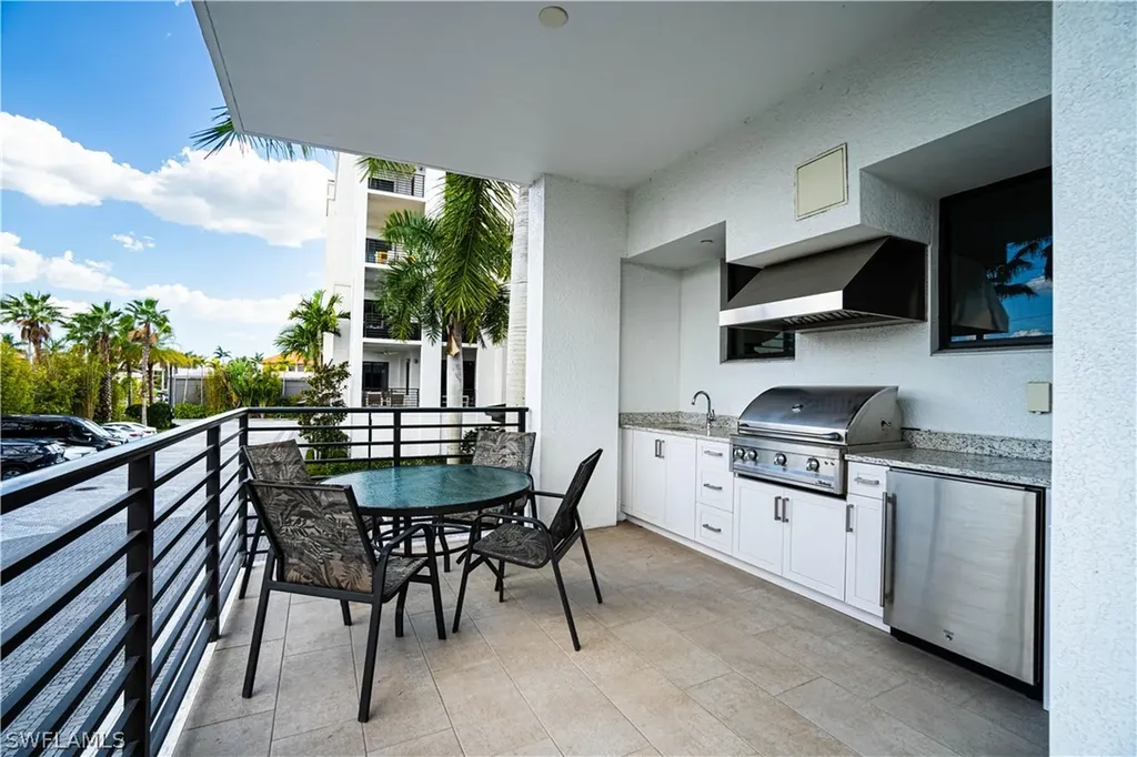 1125 Central Avenue Naples FL 34102