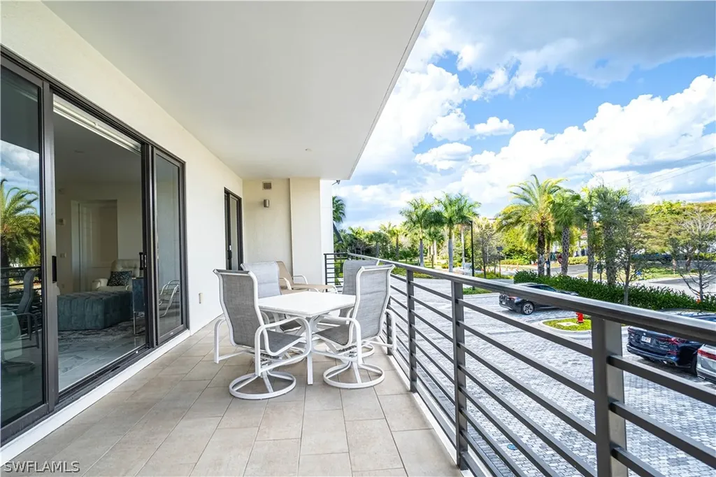 1125 Central Avenue Naples FL 34102
