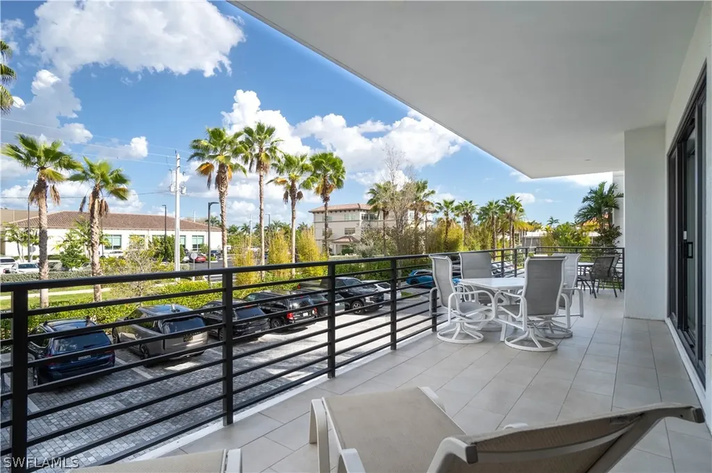 1125 Central Avenue Naples FL 34102