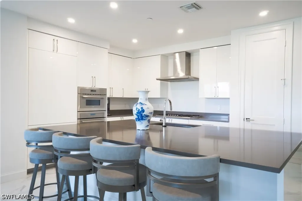 1125 Central Avenue Naples FL 34102