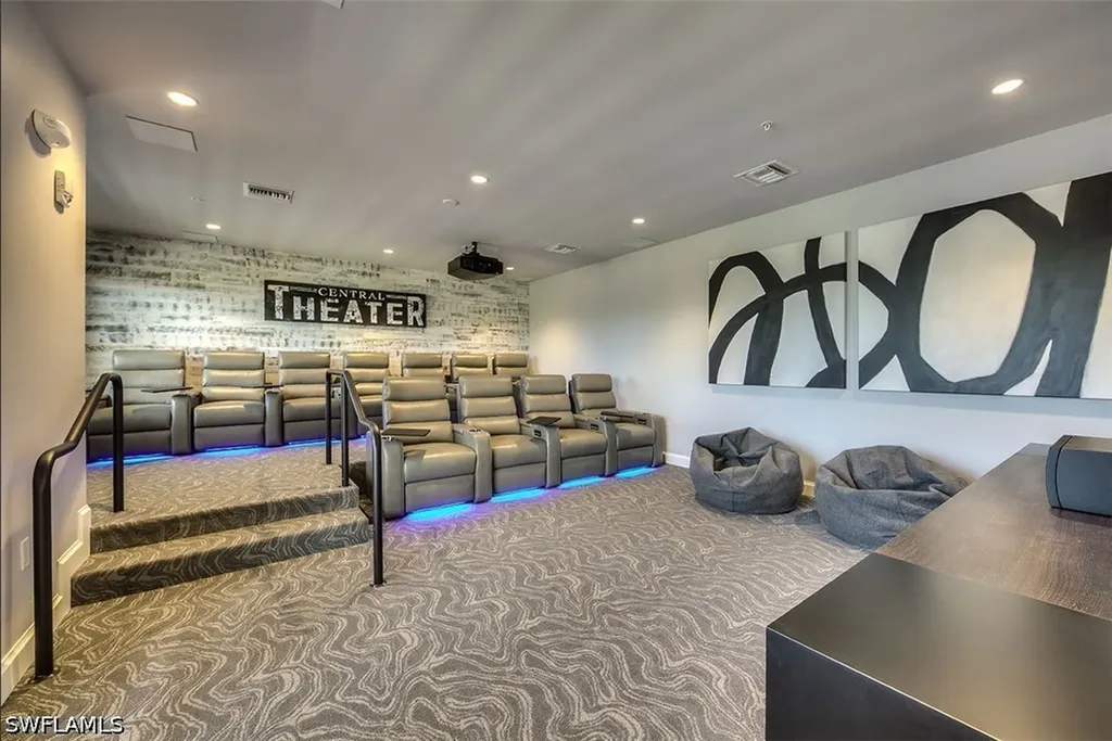 1125 Central Avenue Naples FL 34102