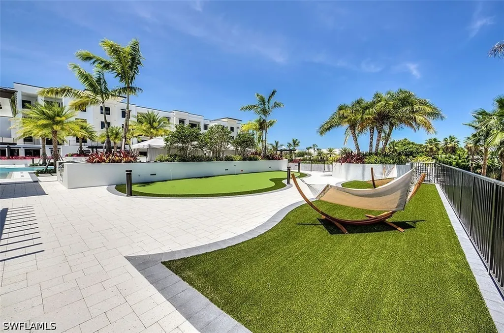 1125 Central Avenue Naples FL 34102