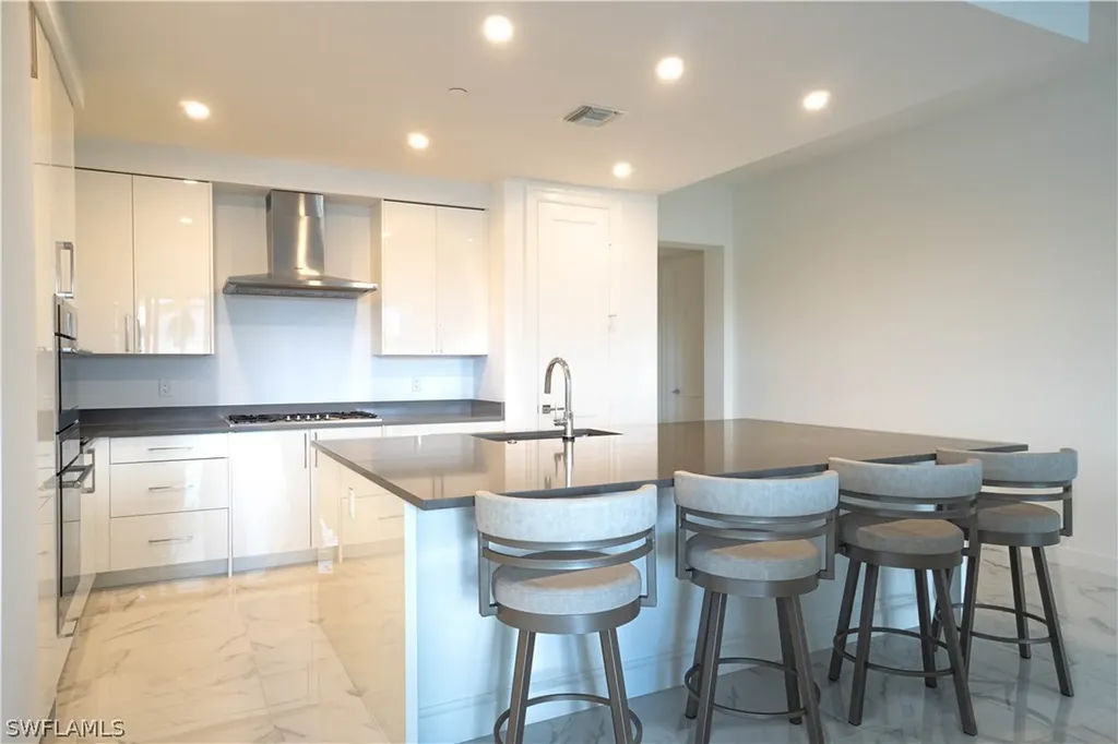 1125 Central Avenue Naples FL 34102