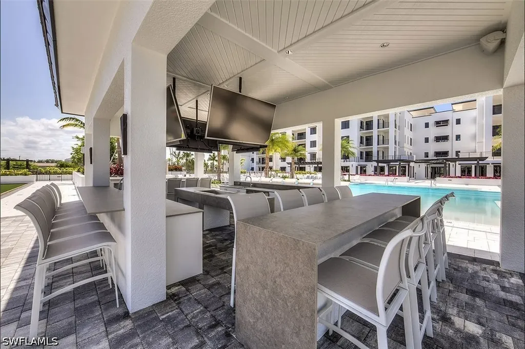 1125 Central Avenue Naples FL 34102