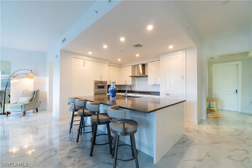 1125 Central Avenue Naples FL 34102