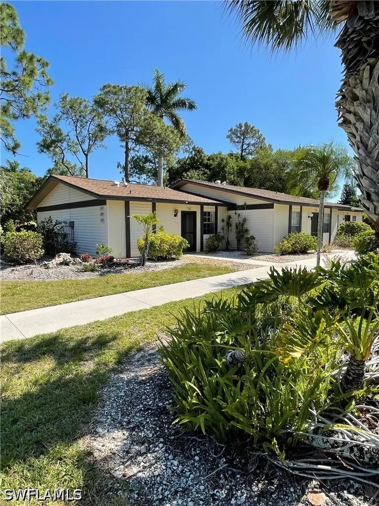 1095 Pine Isle Lane Naples FL 34112