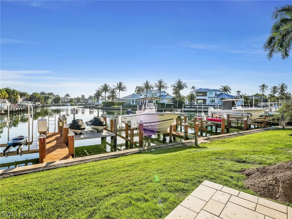2150 Gulf Shore Boulevard N Naples FL 34102