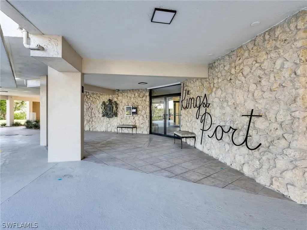 2150 Gulf Shore Boulevard N Naples FL 34102