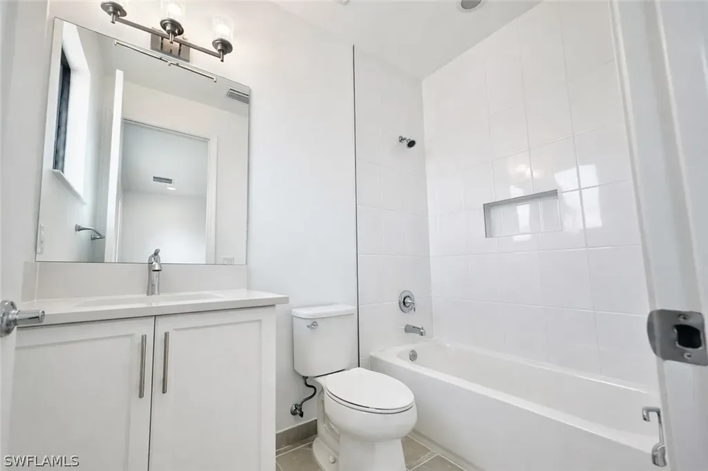 12770 Woodbury Drive Estero FL 33928