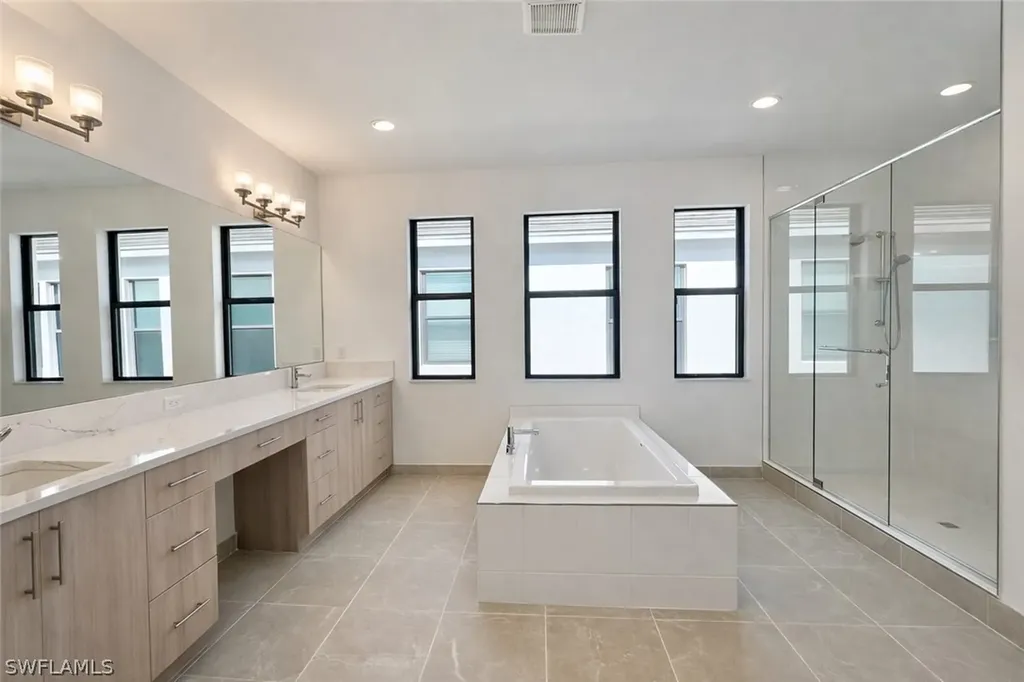 12770 Woodbury Drive Estero FL 33928