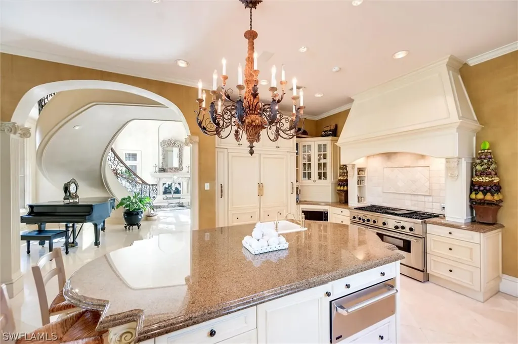 1132 Dormie Drive Naples FL 34108