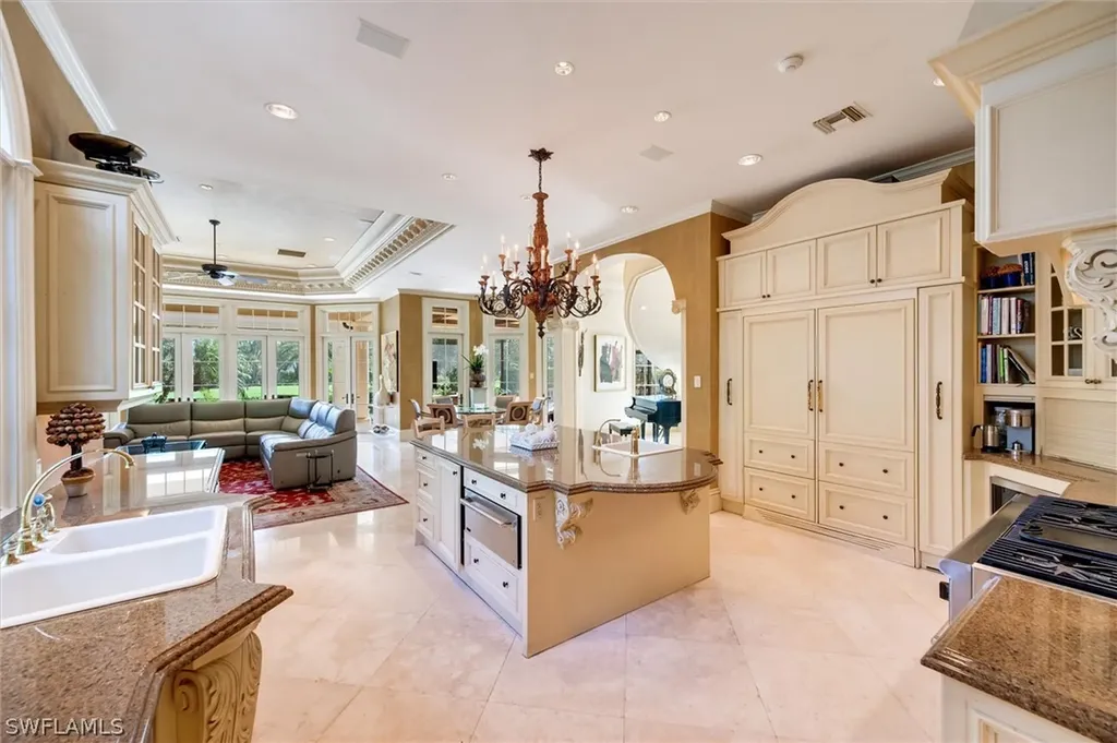 1132 Dormie Drive Naples FL 34108