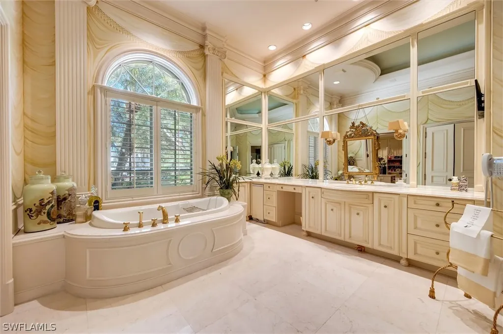 1132 Dormie Drive Naples FL 34108