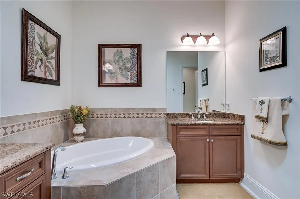 7587 Moorgate Point Way Naples FL 34113