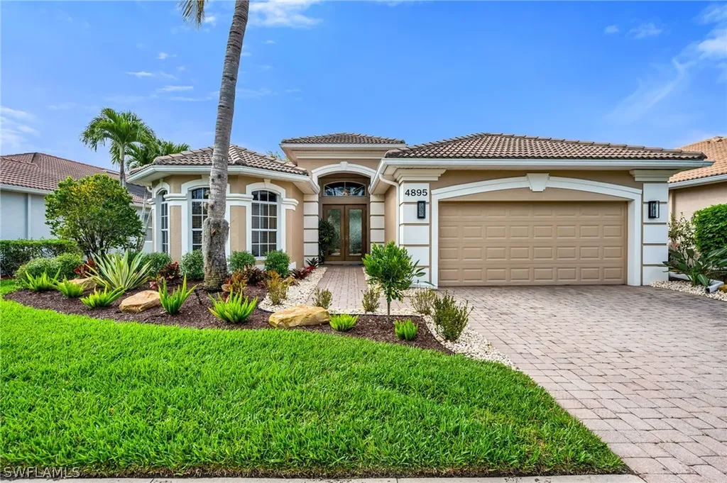 Naples FL, 4895 Cerromar Drive