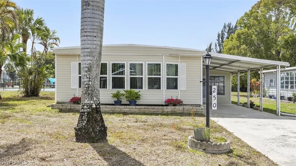 250 Indian Key Lane Naples FL 34114