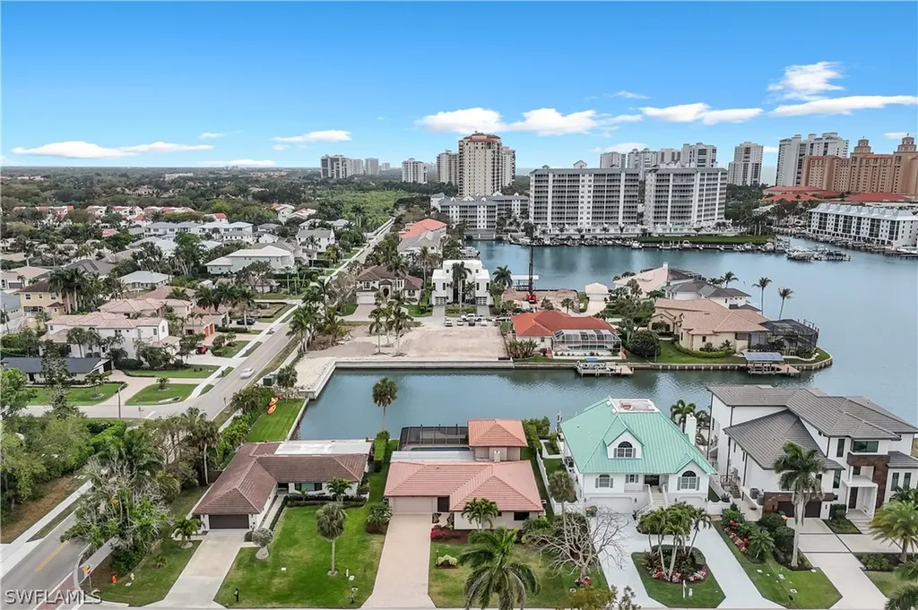 480 Oak Avenue Naples FL 34108