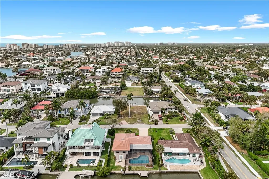 480 Oak Avenue Naples FL 34108