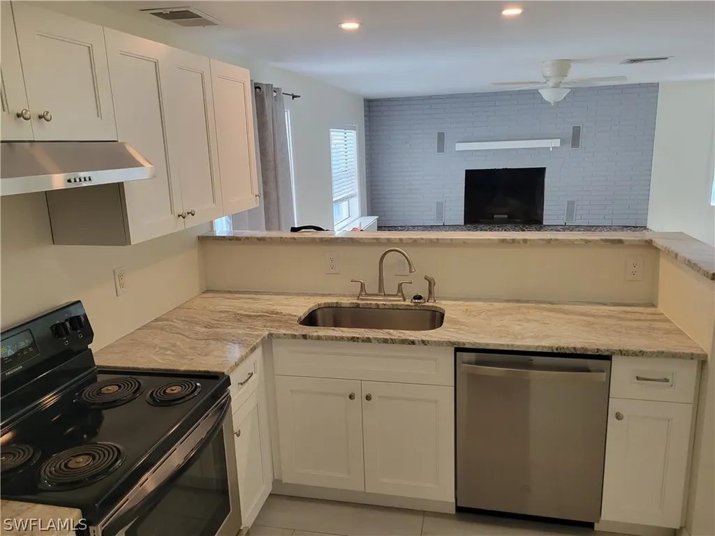 2662 Mangrove Street Naples FL 34112