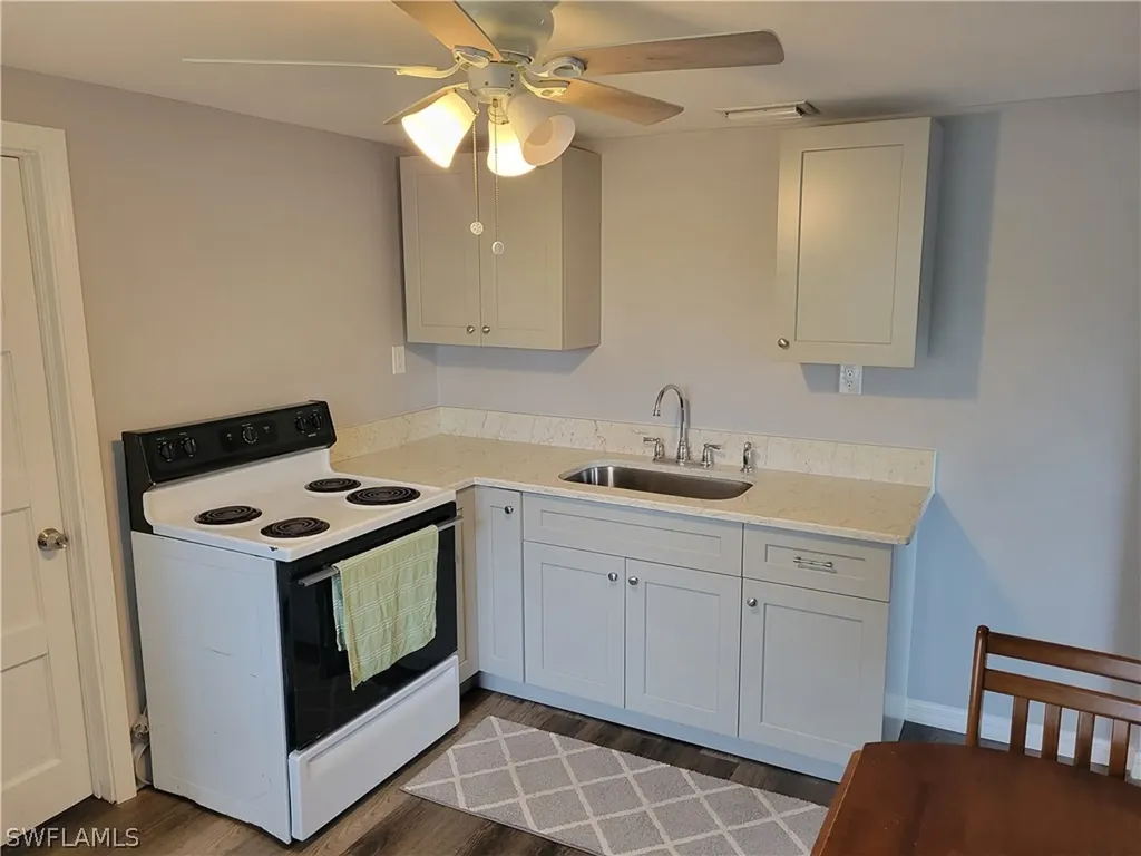 2662 Mangrove Street Naples FL 34112