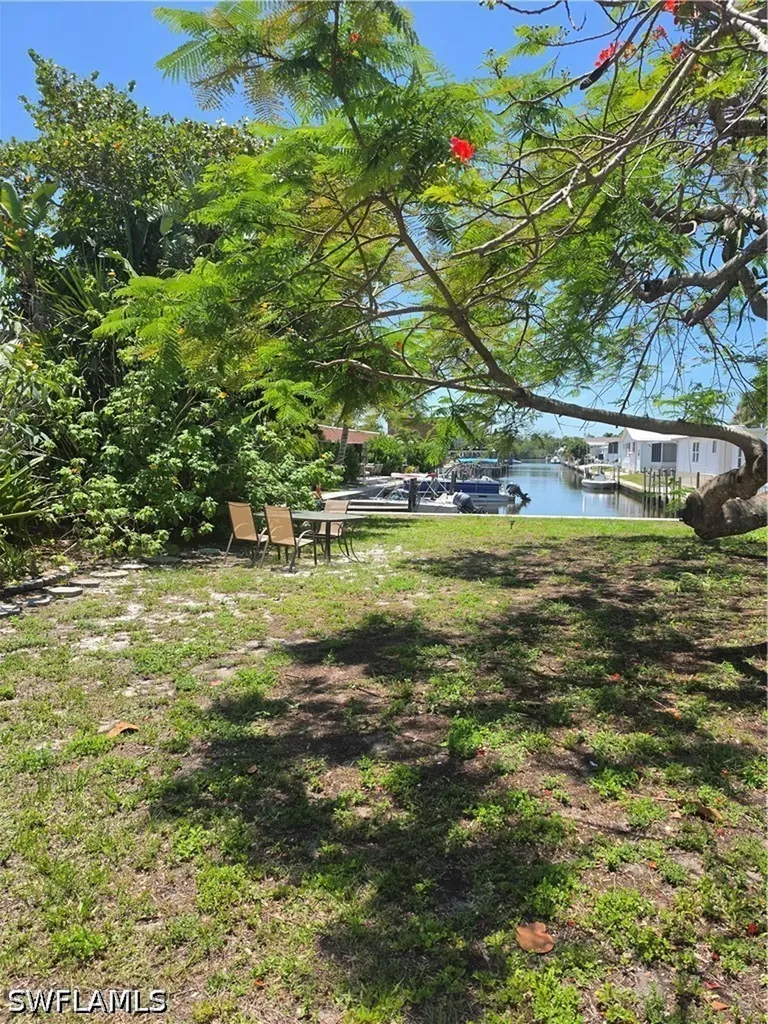 2662 Mangrove Street Naples FL 34112