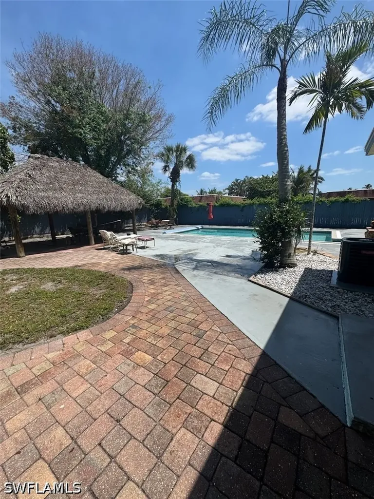 2662 Mangrove Street Naples FL 34112