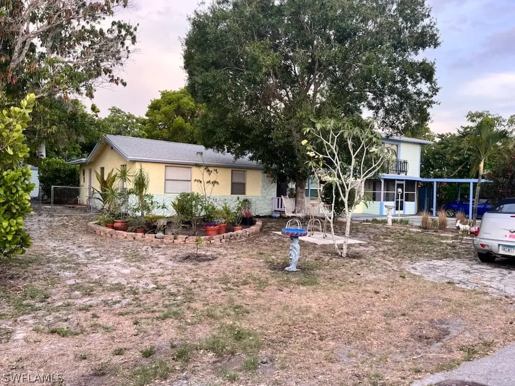 2662 Mangrove Street Naples FL 34112