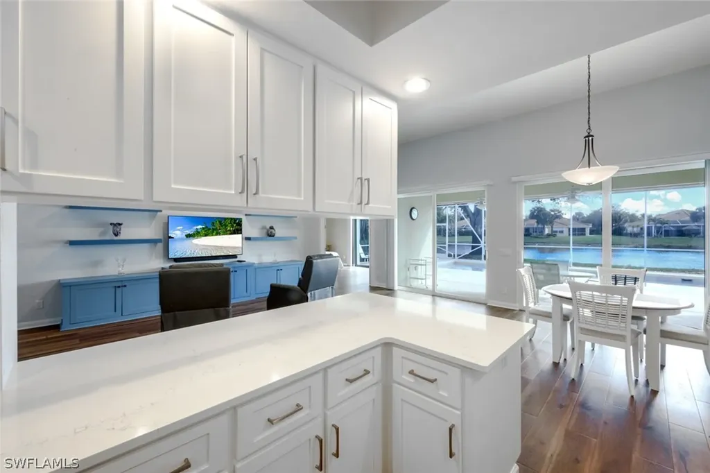 4322 Queen Elizabeth Way Naples FL 34119