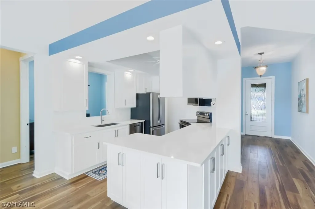 4322 Queen Elizabeth Way Naples FL 34119