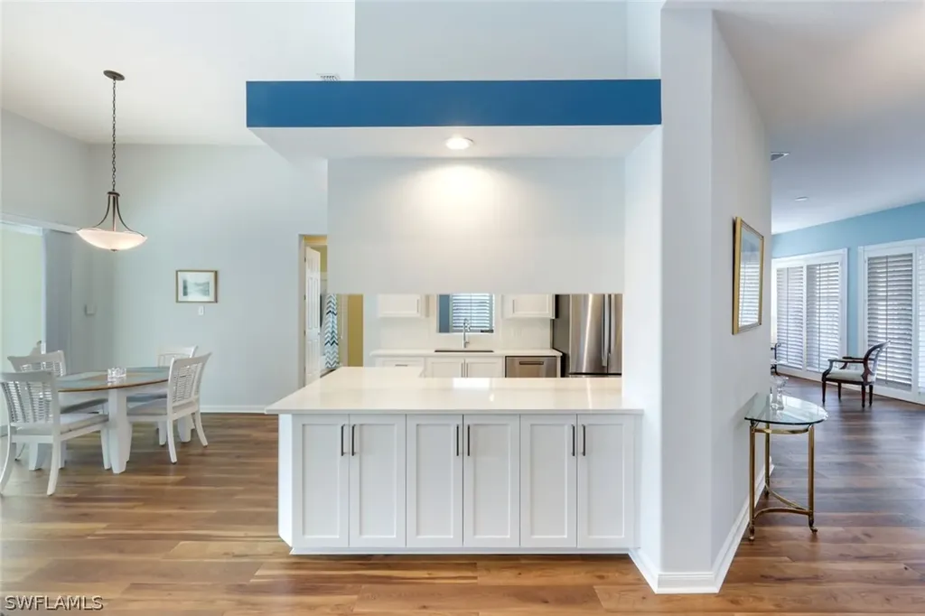 4322 Queen Elizabeth Way Naples FL 34119