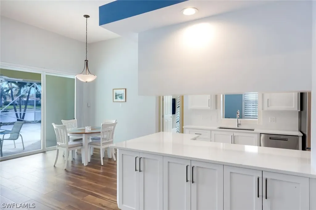 4322 Queen Elizabeth Way Naples FL 34119
