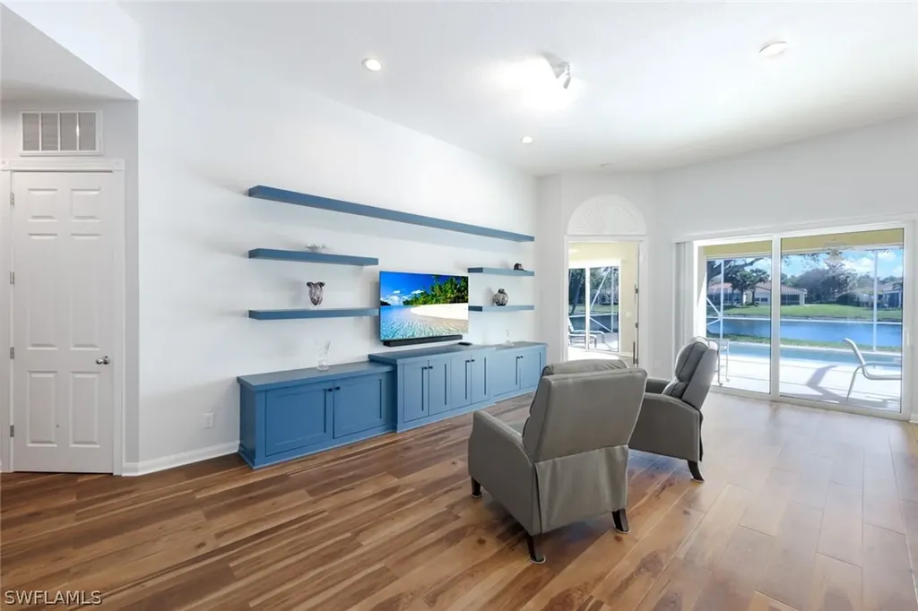 4322 Queen Elizabeth Way Naples FL 34119