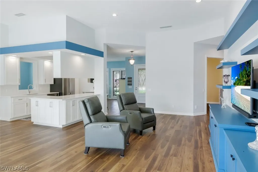 4322 Queen Elizabeth Way Naples FL 34119