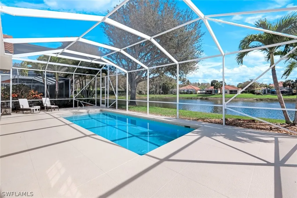 4322 Queen Elizabeth Way Naples FL 34119