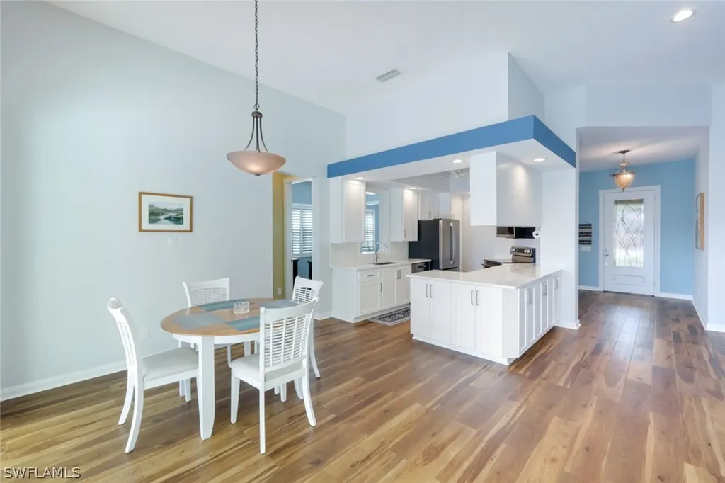 4322 Queen Elizabeth Way Naples FL 34119