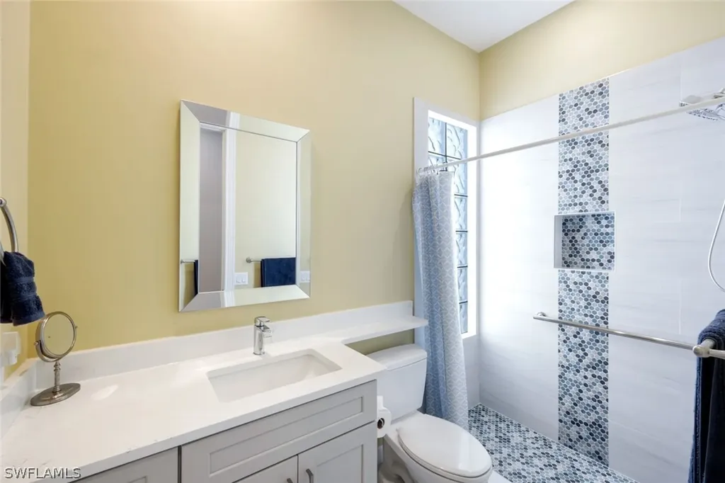 4322 Queen Elizabeth Way Naples FL 34119