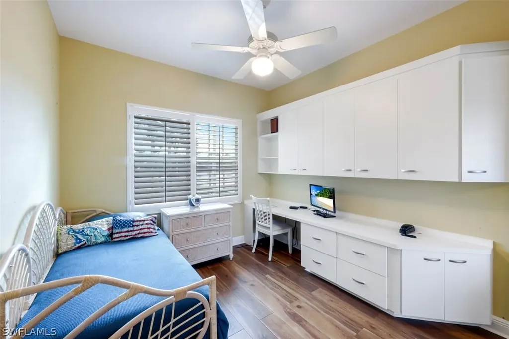 4322 Queen Elizabeth Way Naples FL 34119
