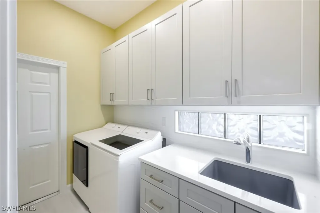 4322 Queen Elizabeth Way Naples FL 34119