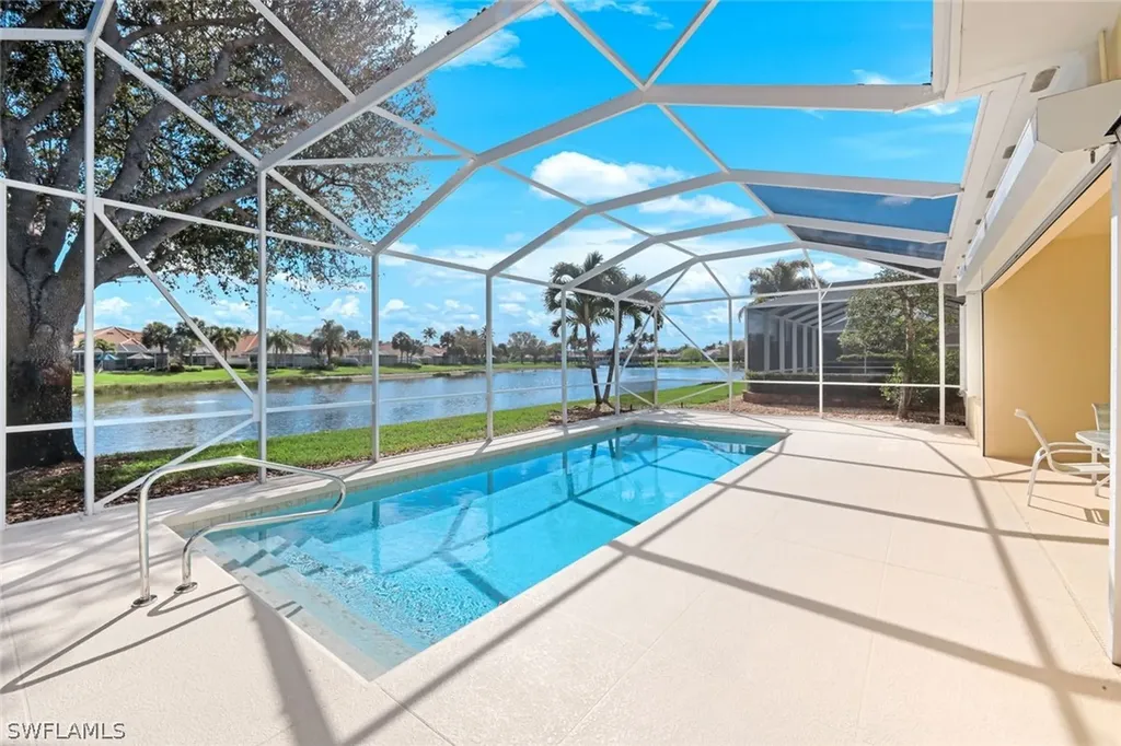 4322 Queen Elizabeth Way Naples FL 34119