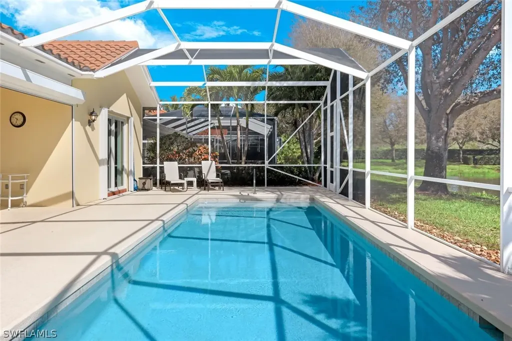 4322 Queen Elizabeth Way Naples FL 34119