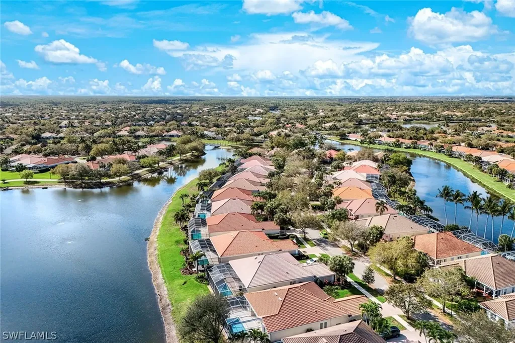 4322 Queen Elizabeth Way Naples FL 34119