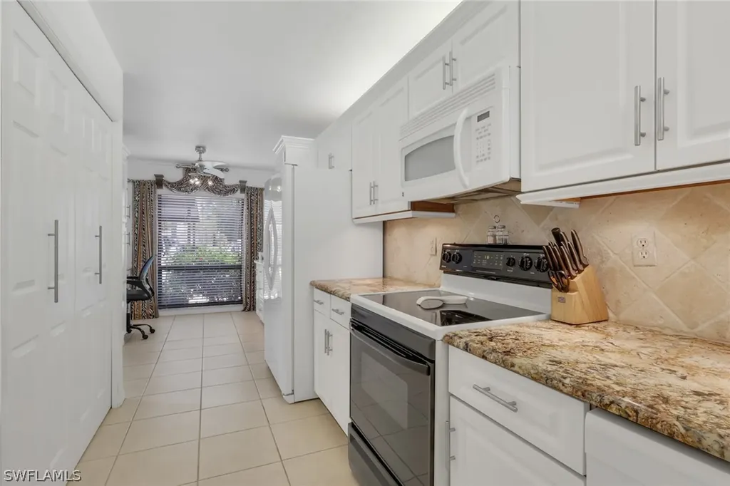 4240 Chantelle Drive Naples FL 34112