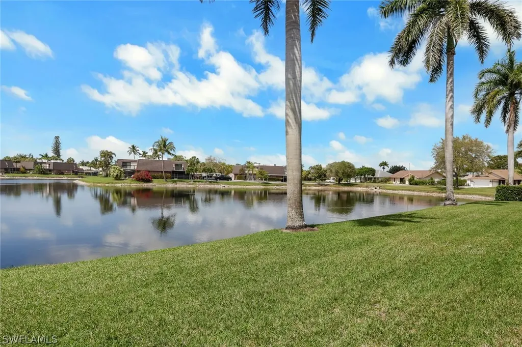 4240 Chantelle Drive Naples FL 34112