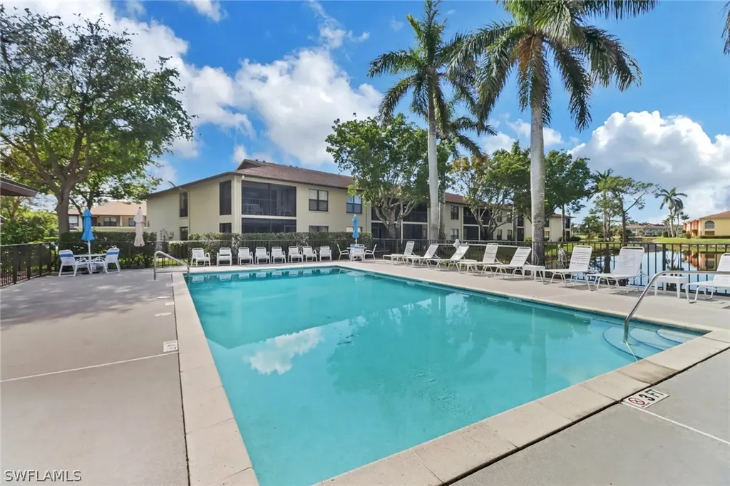 4240 Chantelle Drive Naples FL 34112